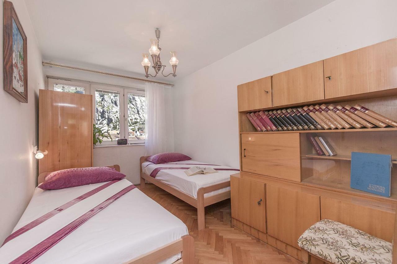 Apartment Nansy Omiš Buitenkant foto