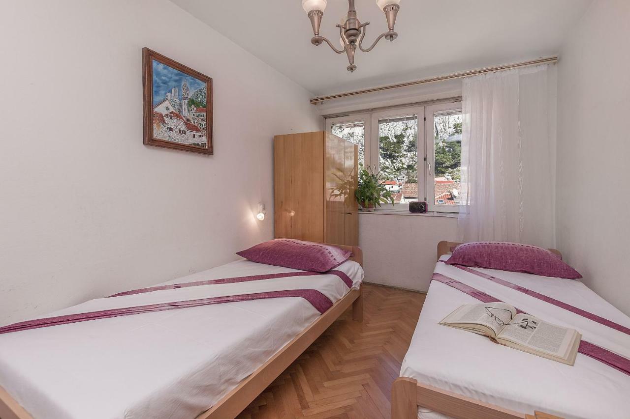 Apartment Nansy Omiš Buitenkant foto