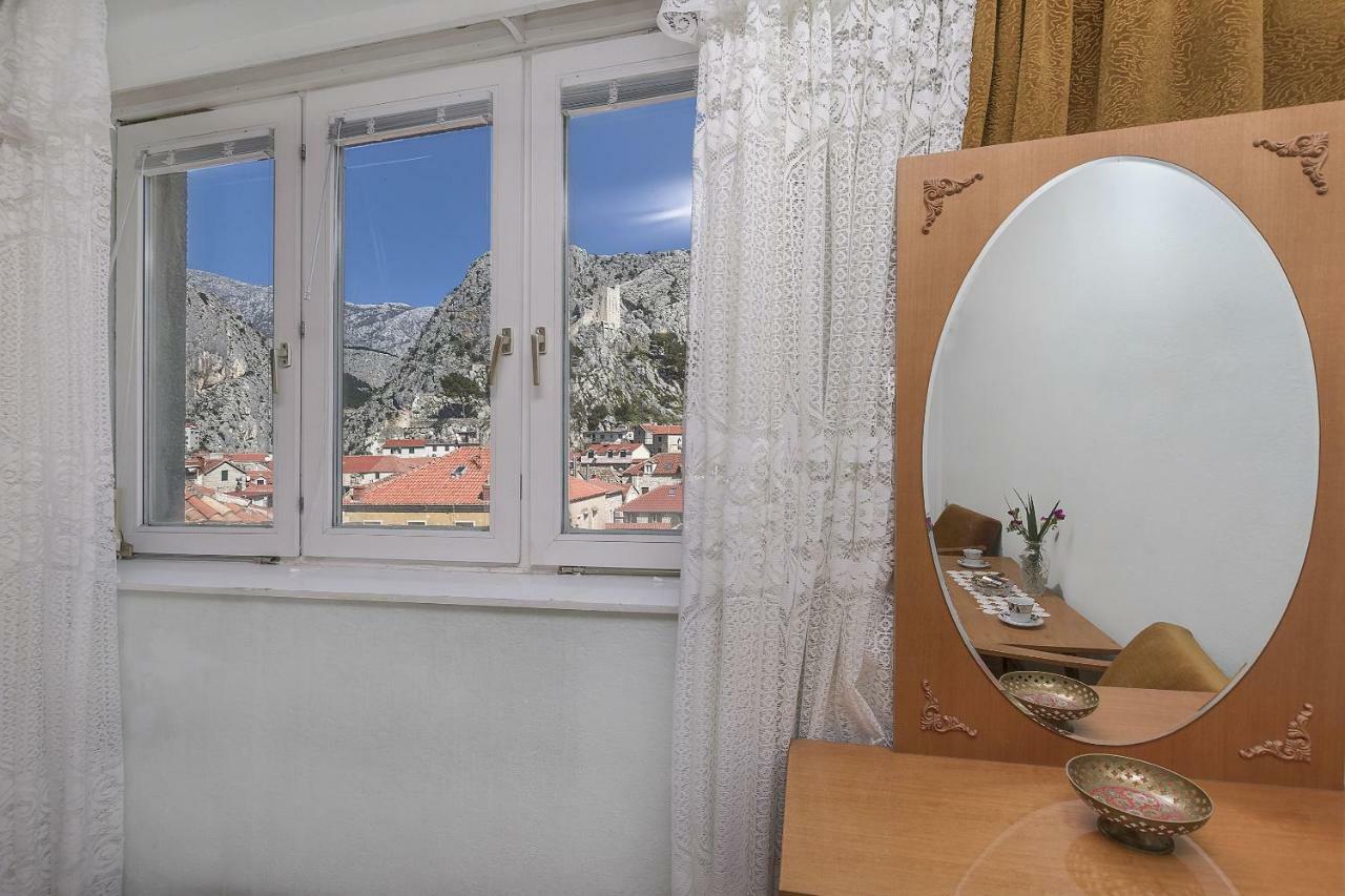 Apartment Nansy Omiš Buitenkant foto