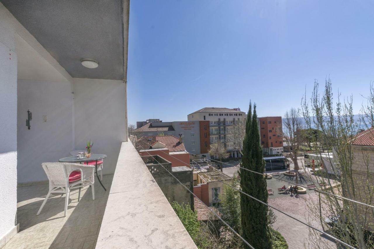 Apartment Nansy Omiš Buitenkant foto