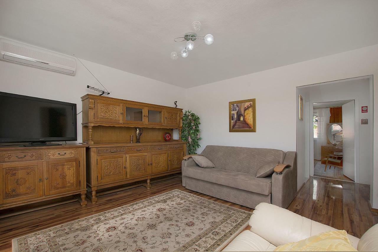 Apartment Nansy Omiš Kamer foto